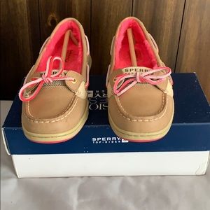 Pink fuzzy Sperry’s
